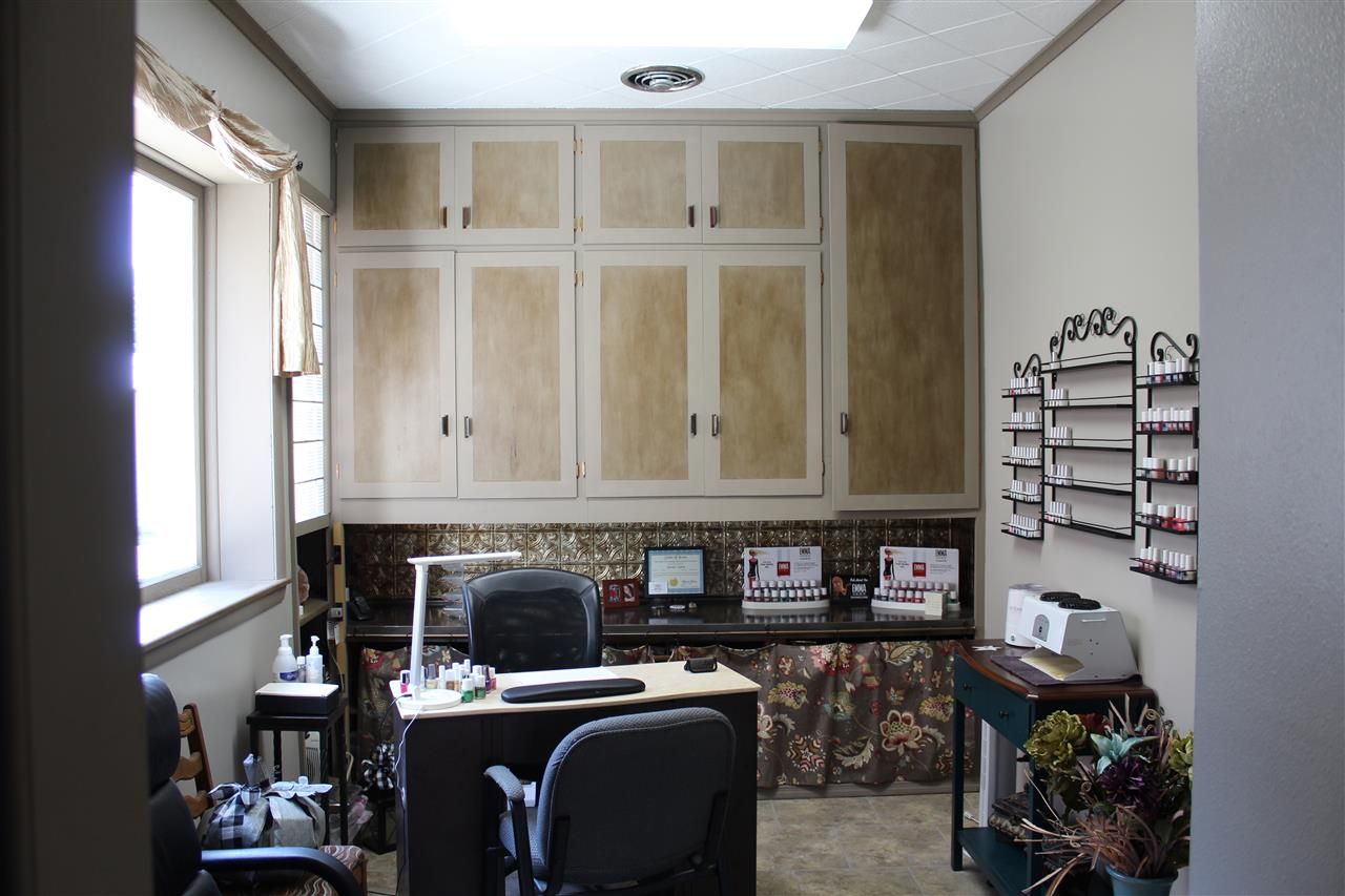 216 S Cherry St, Shell Rock, IA 50670
